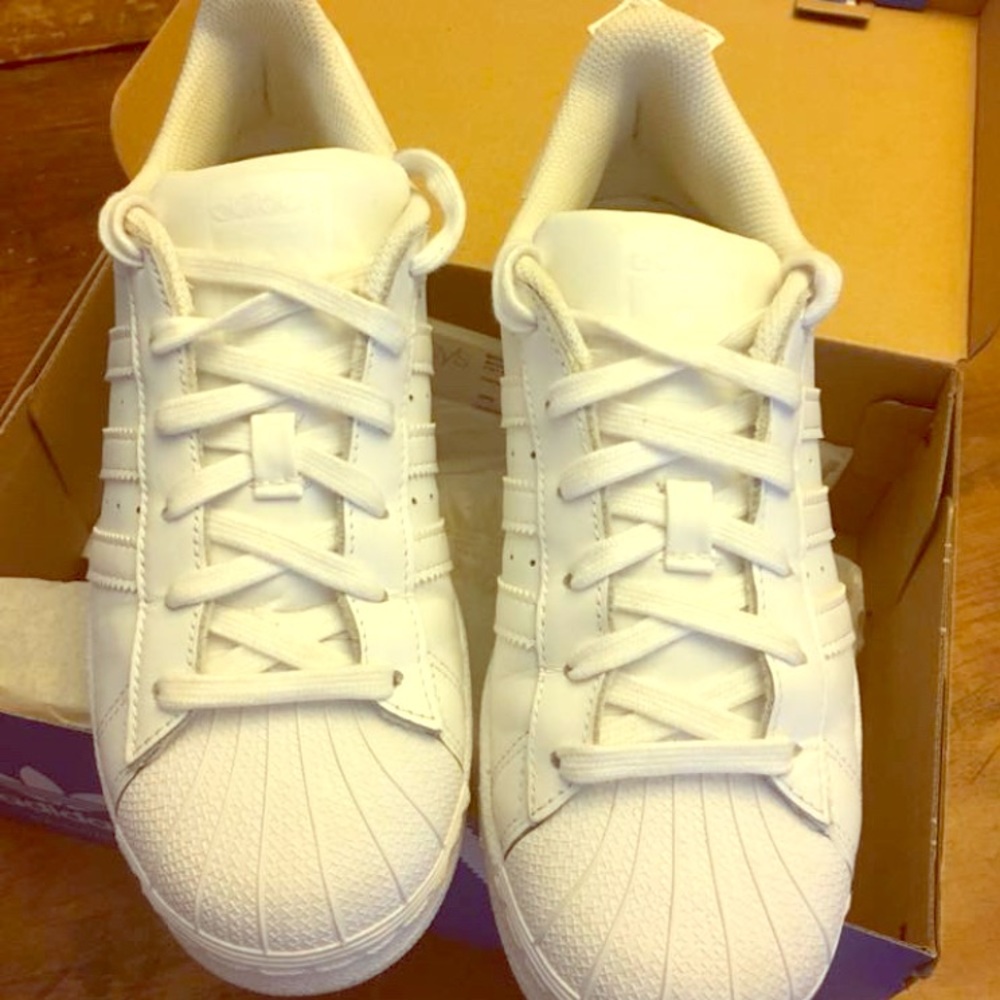 Adidas Superstar Shell Toe Size 6 1/2 Women’s